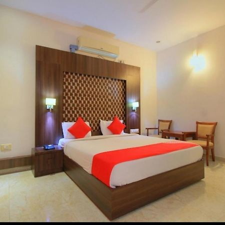 Grand Milestone Hotel ไมซอร์ ภายนอก รูปภาพ
