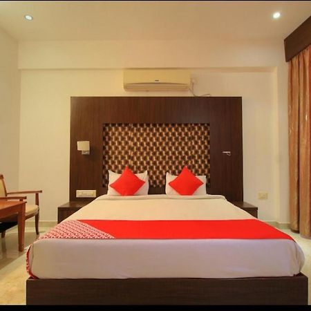 Grand Milestone Hotel ไมซอร์ ภายนอก รูปภาพ